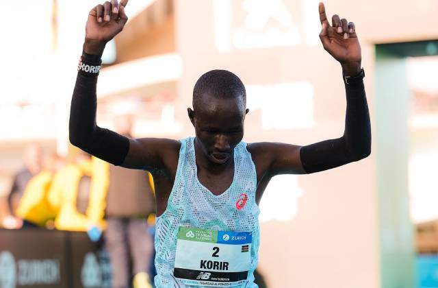 Korir reza tras lograr la victoria en Valencia / World Athletics