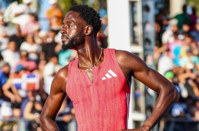Richards batió a Noah Lyles por una centésima en Boston