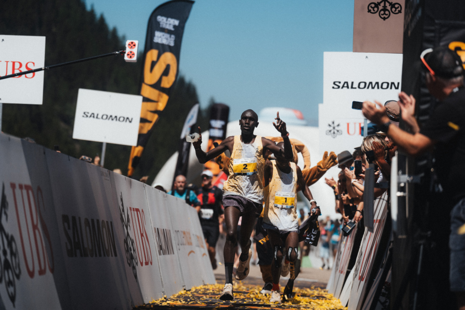 trail Philemon Kiriago y Patrick Kipngeno (Run2Gether On Trail) © GTWS / Rising Story