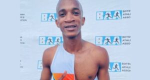 El campeón del mundo de los 400 metros pone patas arriba el 100: ¡9.89!