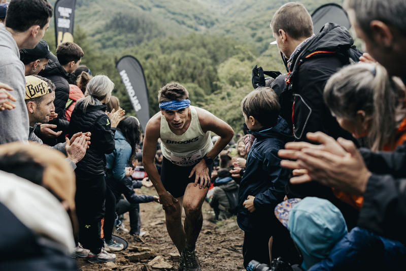 brooks trail running zegama
