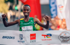 Kwizera vuela sobre el asfalto madrileño con un impresionante 26:01