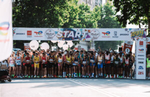10.000 corredores en la Madrid Vintage Run by TotalEnergies, el 10K más rápido de la historia Madrid Vintage Run by TotalEnergies brooks
