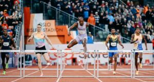Dos Santos gana a Warholm en su casa y Lutkenhaus vuela con 1:42 y PB en Oslo a sus 17 años