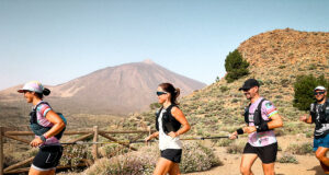 Maria Petit hace historia al convertirse en la primera atleta invidente en coronar el Teide desde el mar Maria Petit hace historia al convertirse en la primera atleta invidente en coronar el Teide desde el mar