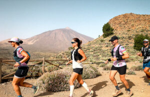 Maria Petit hace historia al convertirse en la primera atleta invidente en coronar el Teide desde el mar Maria Petit hace historia al convertirse en la primera atleta invidente en coronar el Teide desde el mar