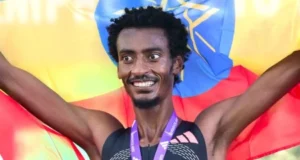 Kejelcha vuela en Buenos Aires y destroza el récord mundial de media maratón