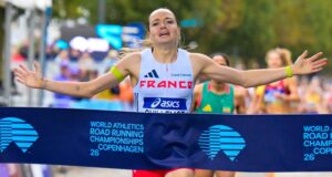 Agathe Guillemot y Robert Farken dan la sorpresa y conquistan el Mundial de la milla