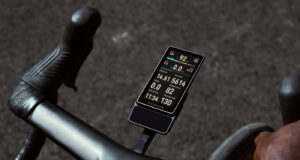 COROS DURA 2 SOLAR: carbono, aluminio y carga solar para su nuevo GPS de ciclismo coros-dura-2-solar
